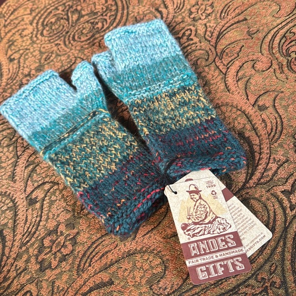 Andes Gifts wrist warmers alpaca wool blend turquoise teal NEW NWT women’s o/s - Picture 2 of 4